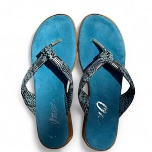 Y2K Onex platform flip flops blue snake print sandals with silver accents size 7